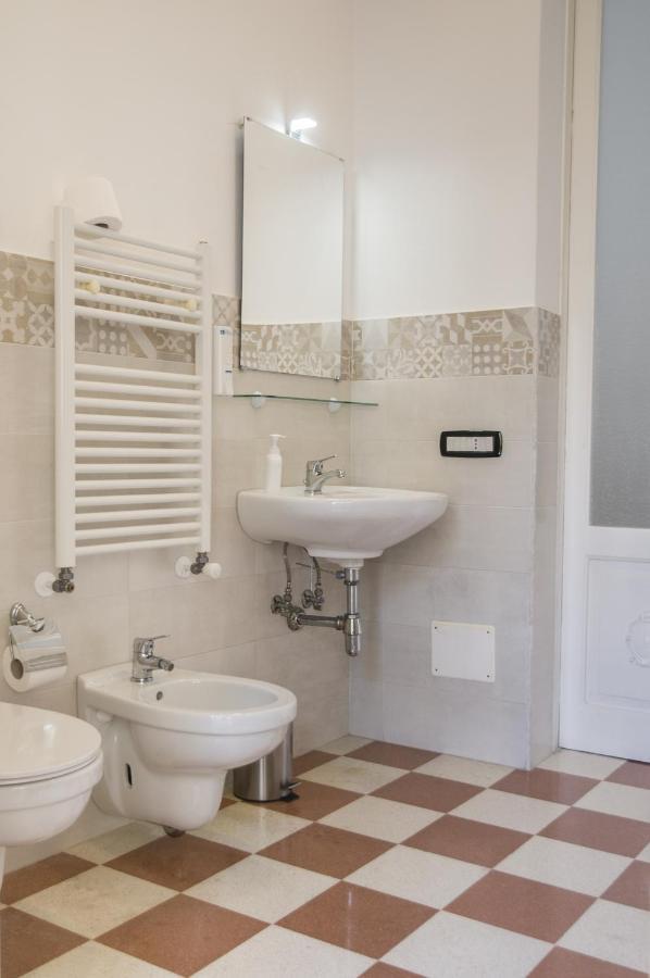 Palazzo Italia Apartments Bari Extérieur photo